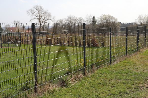Wire Mesh Fence Installation